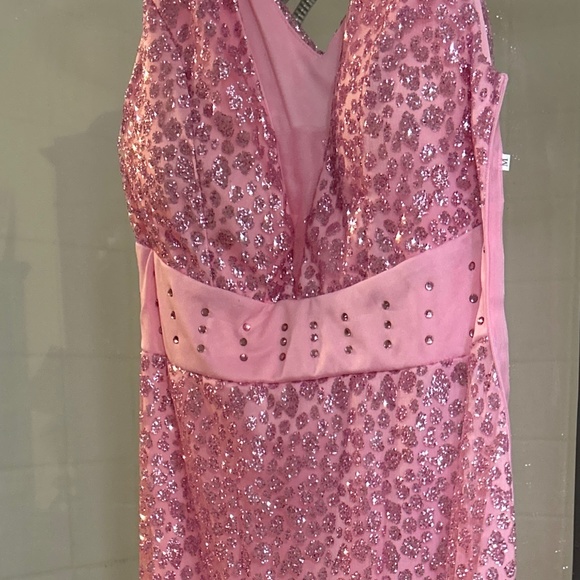 Red Carpet dress. Worn once. - Picture 1 of 4